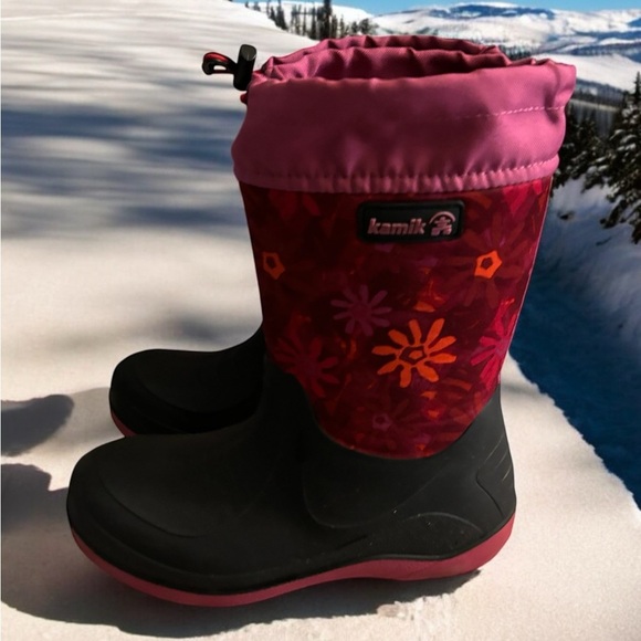 Kamik Stormin 2 Pentaswirl Snow Boots in Magenta. Girls size 4. - Picture 6 of 11